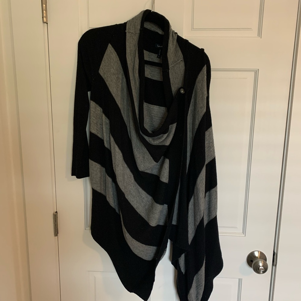 Splendid Sweater - Picture 2 of 3